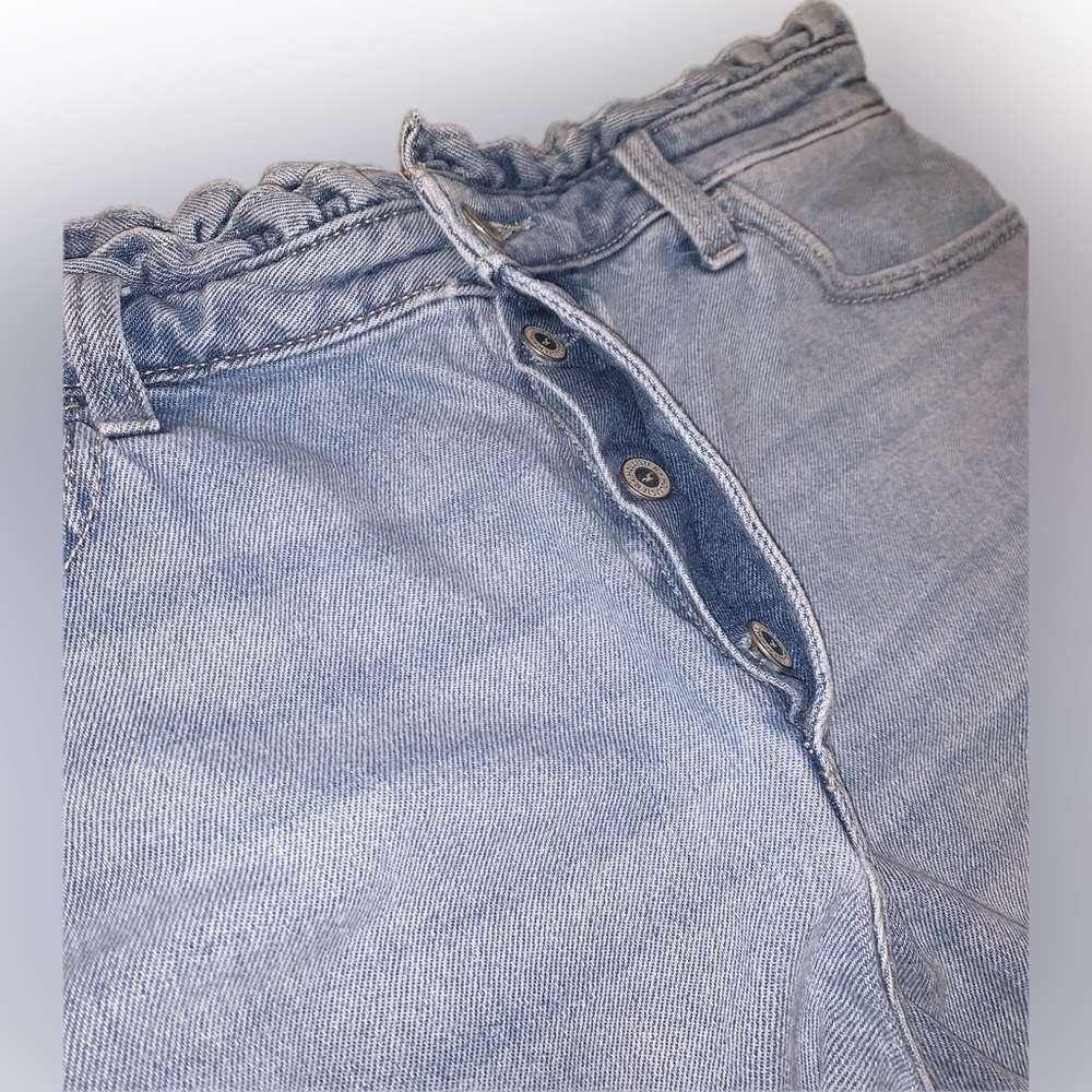 Hollister Ultra High Rise Mom Denim Shorts Vintage Stretch Light Blue Ruffle 15 - Picture 8 of 9